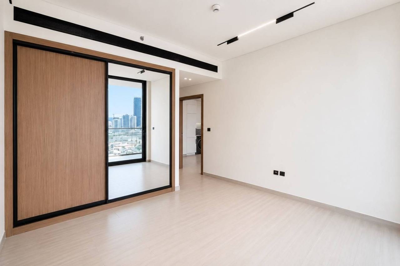 1 BR Apartment for Rent in Binghatti Azure, photo 7