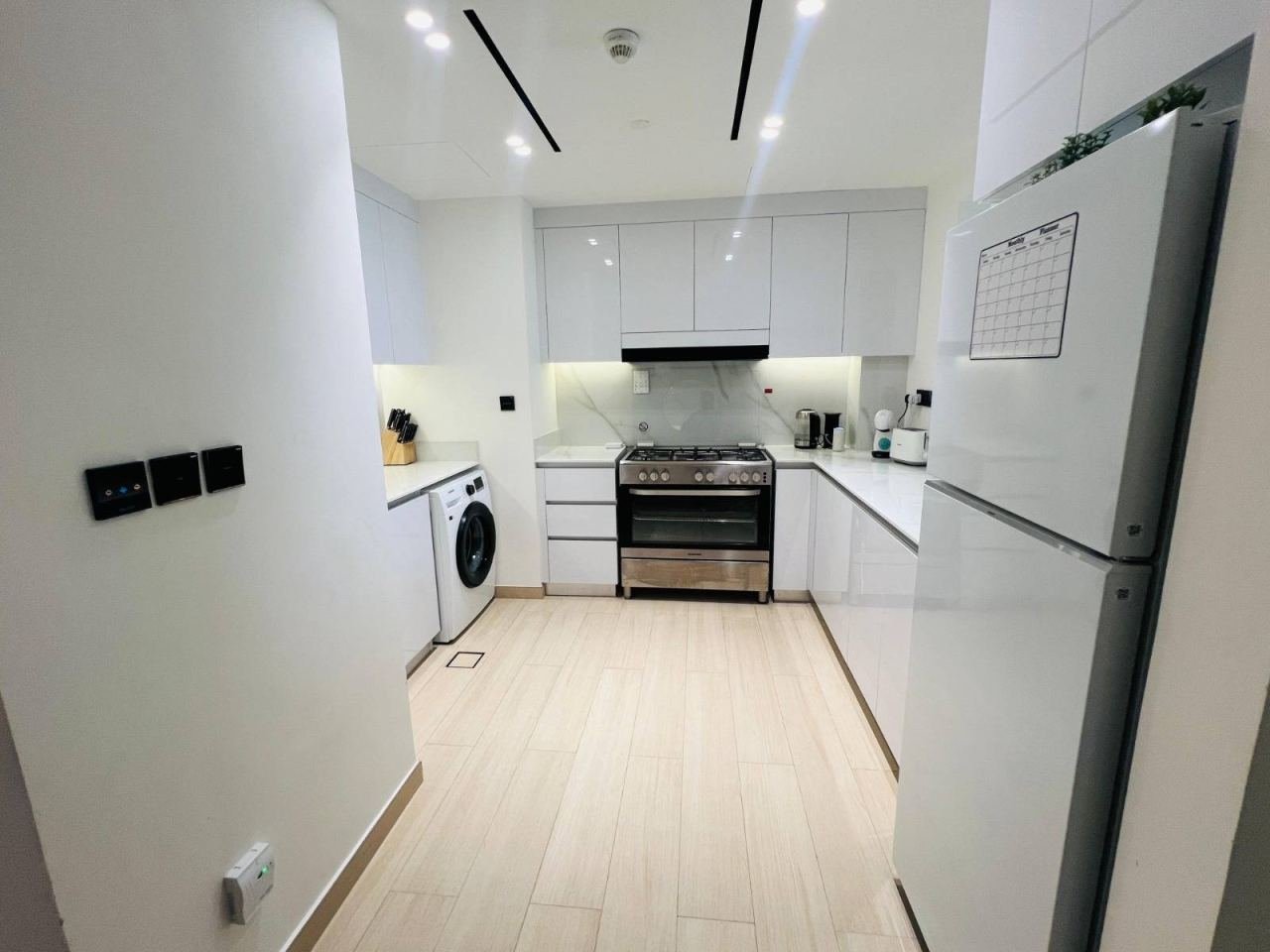 3 BR Apartment for Sale in Binghatti Crest, photo 6