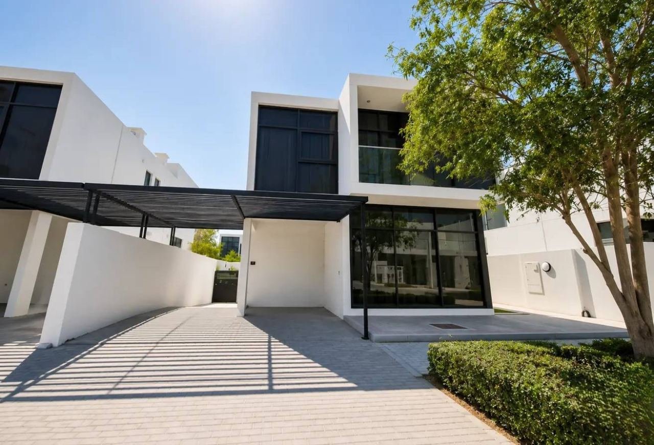 6 BR Villa for Rent in Janusia