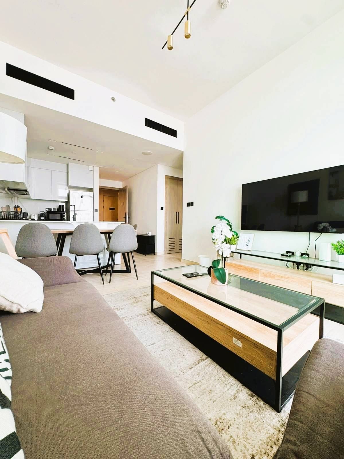 1 BR Apartment for Rent in Binghatti Emerald, photo 4
