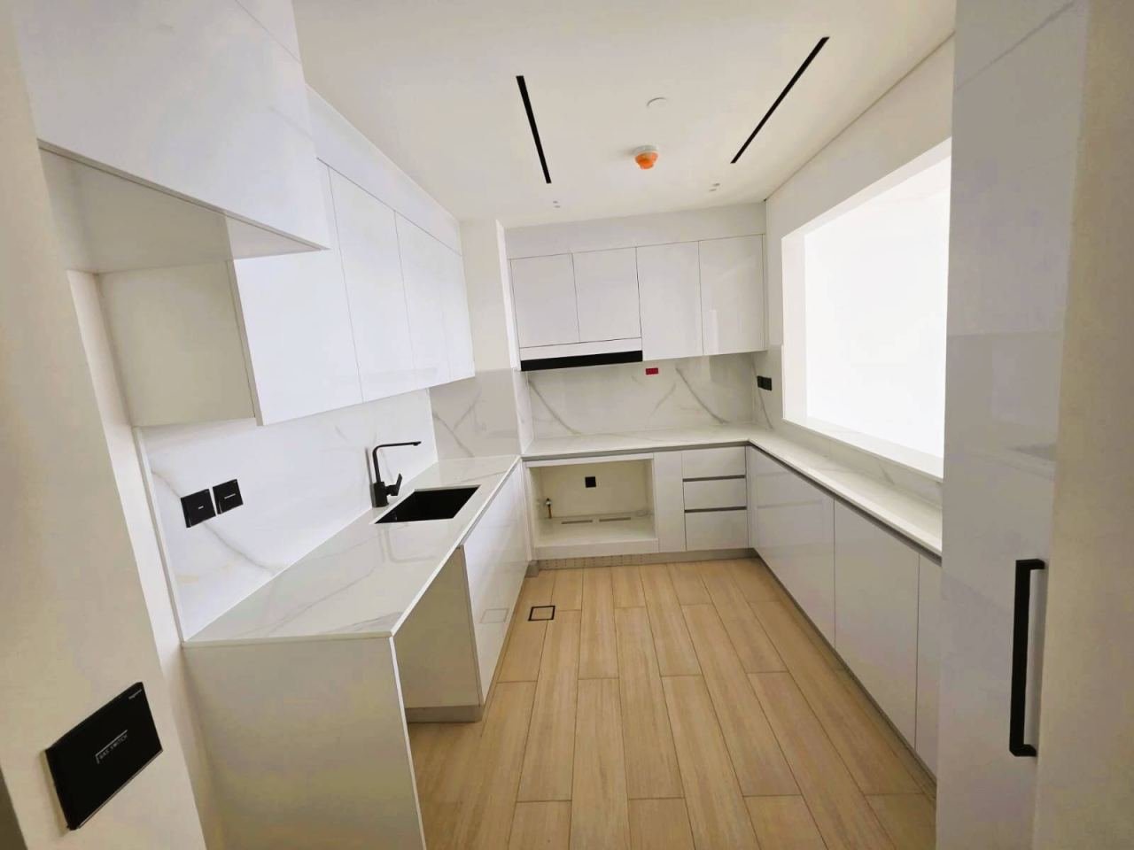 2 BR Apartment for Rent in Binghatti Emerald, photo 6