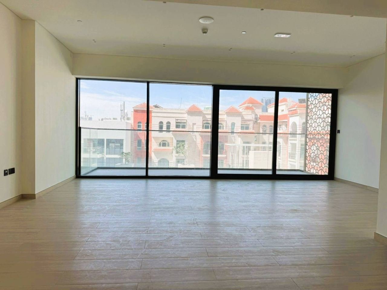 -1 BR Office for Rent in Binghatti Emerald, photo 4