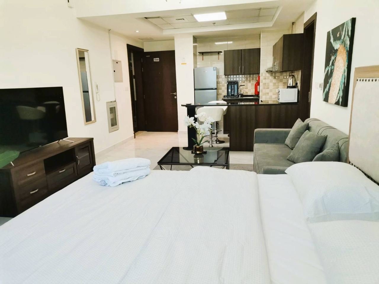 Studio Apartment for Sale in Sydney Tower