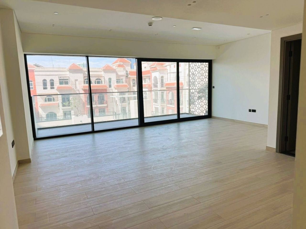 -1 BR Office for Rent in Binghatti Emerald