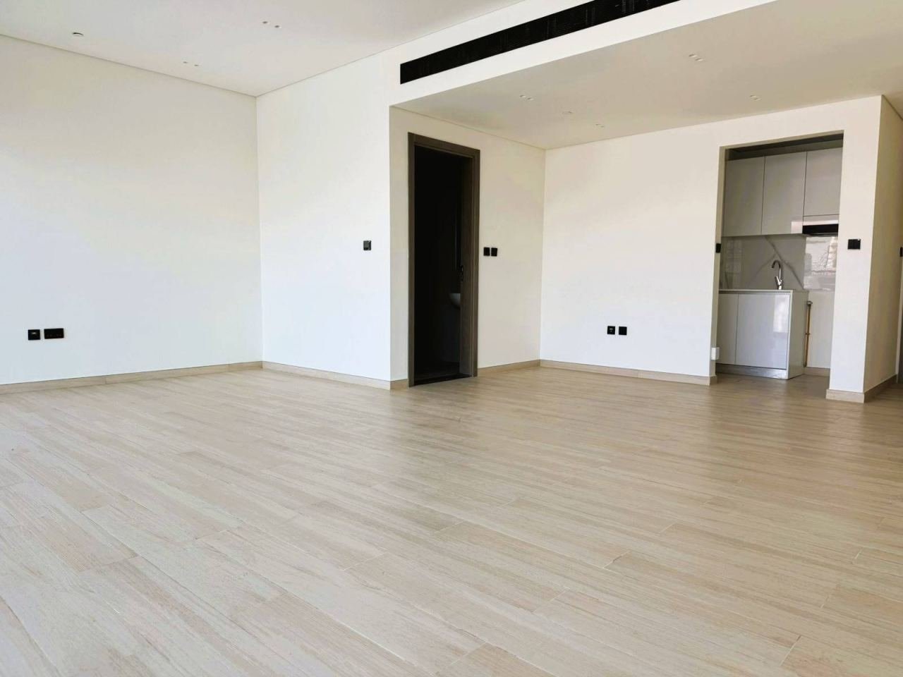 -1 BR Office for Rent in Binghatti Emerald, photo 2