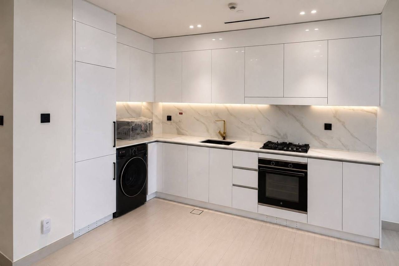 1 BR Apartment for Rent in Binghatti Azure, photo 6
