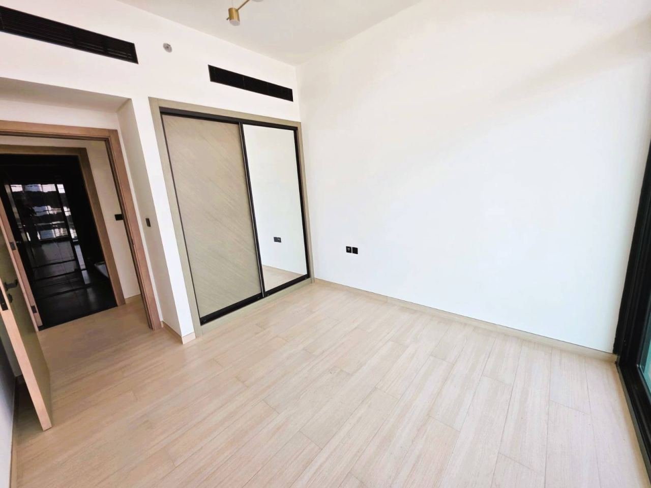 2 BR Apartment for Rent in Binghatti Emerald, photo 8